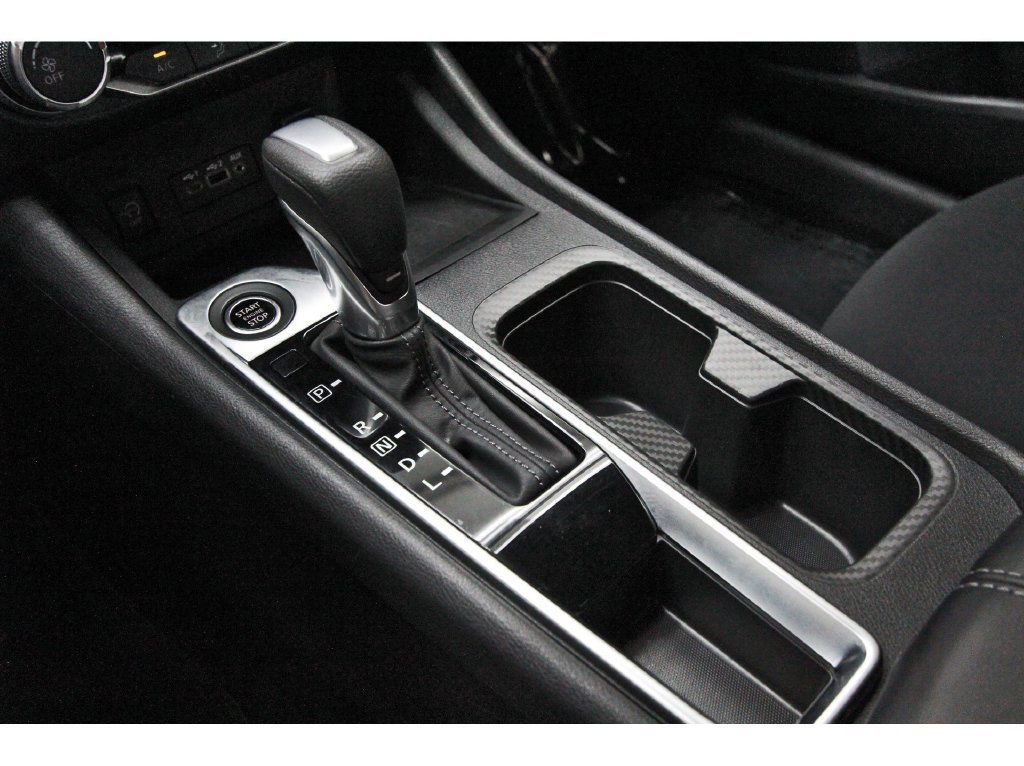 Used 2025 Nissan Sentra SV FWD image 26