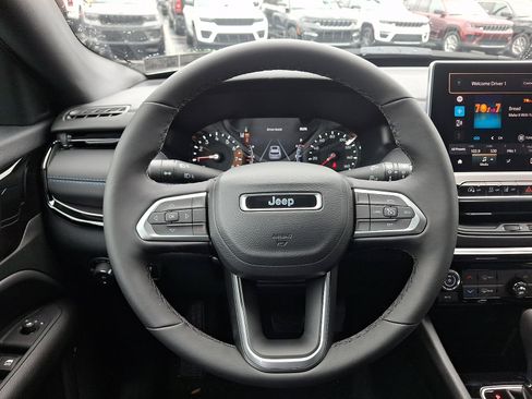 New 2026 Jeep Compass Latitude image 13