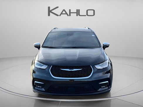 New 2026 Chrysler Pacifica Pinnacle w/ Trailer Tow Group FWD image 7