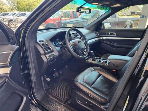 Used 2016 Ford Explorer XLT w/ Equipment Group 202A AWD/4WD image 10