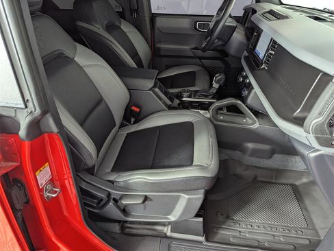 Used 2023 Ford Bronco Big Bend w/ Sasquatch Package image 34