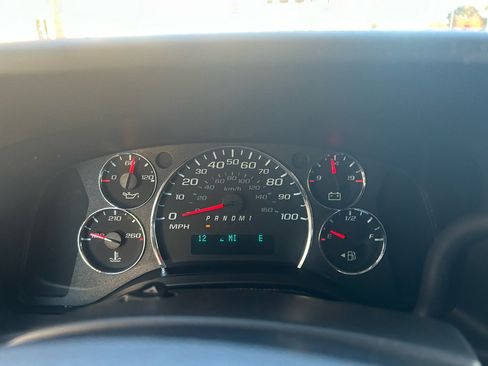 Used 2021 Chevrolet Express 2500 w/ Driver Convenience Package image 12