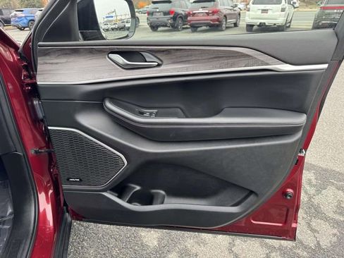 Used 2022 Jeep Grand Cherokee L Limited w/ Luxury Tech Group II image 10