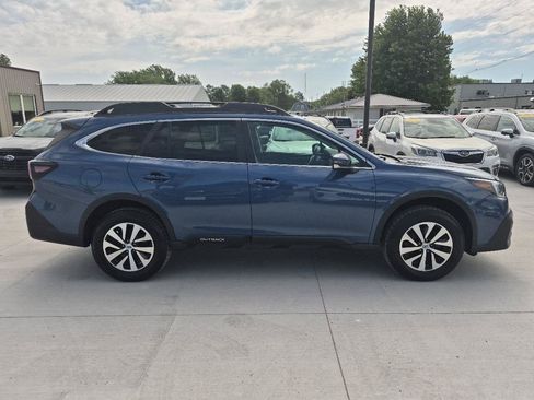 Used 2022 Subaru Outback Premium AWD/4WD image 5