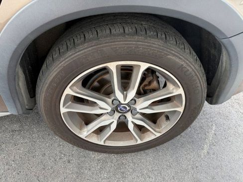 Used 2018 Volvo V60 T5 Cross Country AWD/4WD image 10