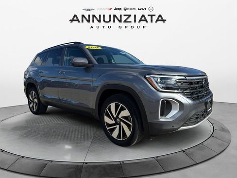 Used 2025 Volkswagen Atlas SE image 7