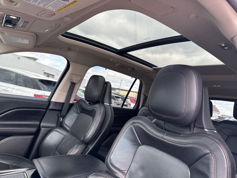 Used 2022 Lincoln Aviator Reserve w/ Equipment Group 201A image 11