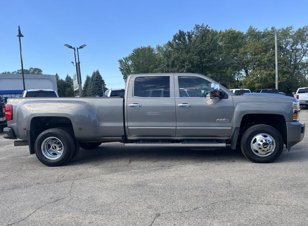 Used 2017 Chevrolet Silverado 3500 High Country w/ Duramax Plus Package AWD/4WD image 5