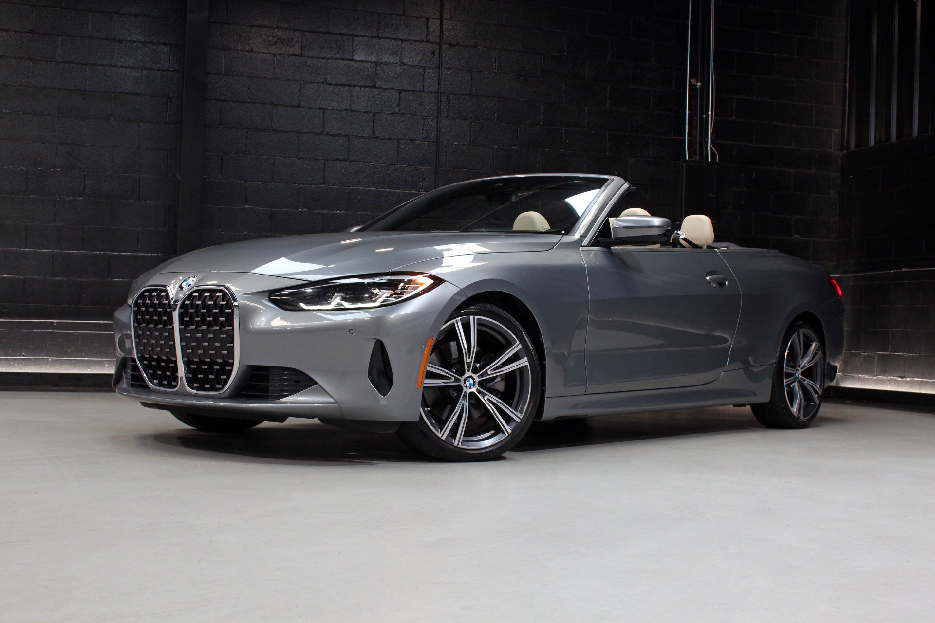 Used 2024 BMW 430i Convertible w/ Premium Package RWD image 5