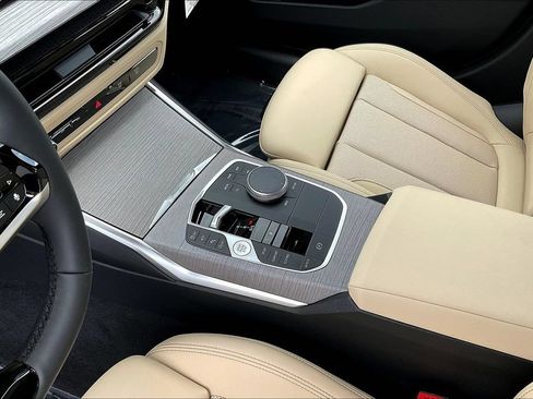 New 2026 BMW 330i xDrive Sedan w/ Premium Package AWD/4WD image 18