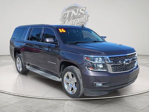Used 2016 Chevrolet Suburban LT w/ Luxury Package AWD/4WD image 3