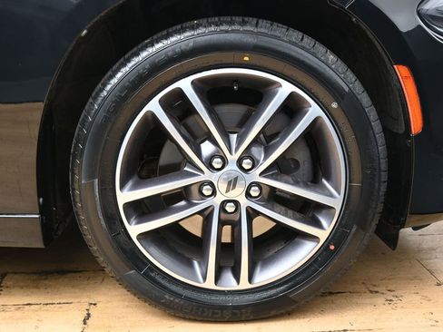 Used 2019 Dodge Charger SXT AWD/4WD image 14