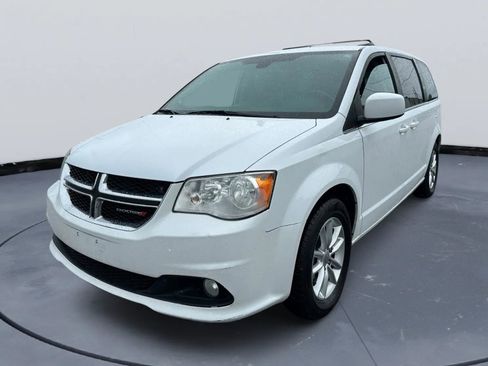 Used 2019 Dodge Grand Caravan SXT image 1