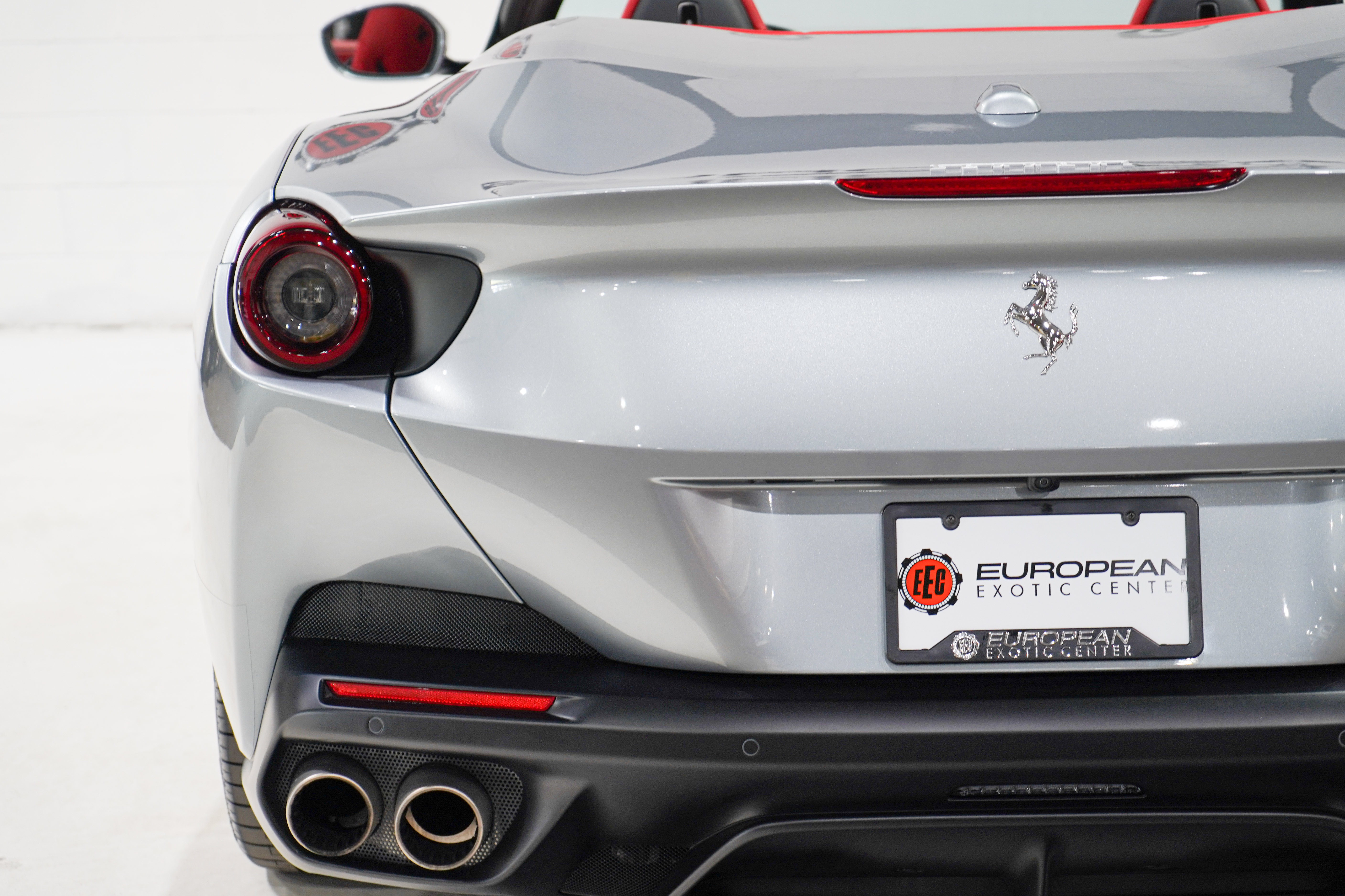 Used 2020 Ferrari Portofino RWD image 34