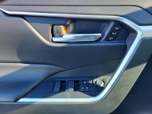 Used 2025 Toyota RAV4 XLE Premium image 17