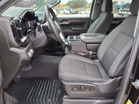 Used 2023 GMC Sierra 1500 SLE image 24