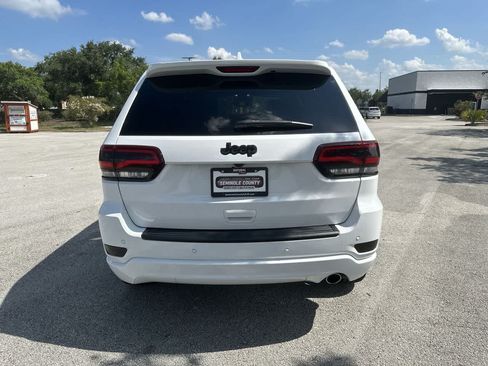 Used 2020 Jeep Grand Cherokee Altitude RWD image 13