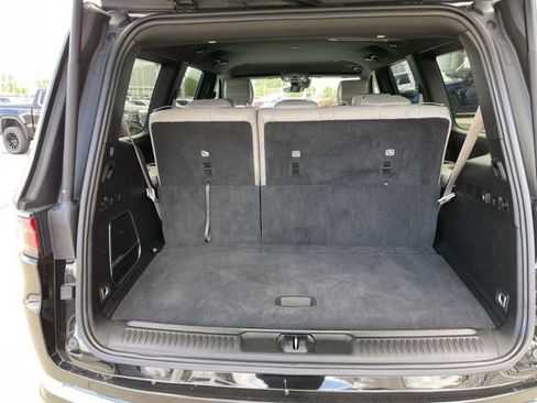 Used 2025 Jeep Wagoneer 4WD image 17