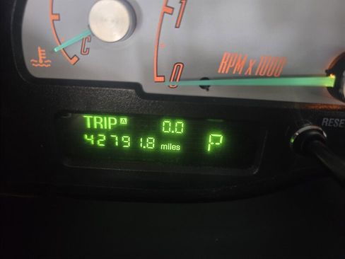 Used 2002 Ford Thunderbird image 18