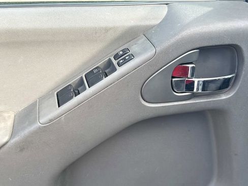 Used 2020 Nissan Frontier SV image 26