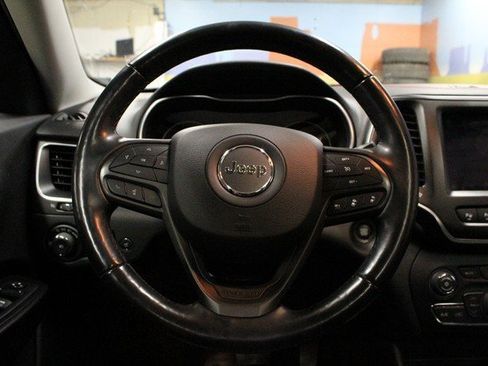 Used 2020 Jeep Cherokee Trailhawk image 21