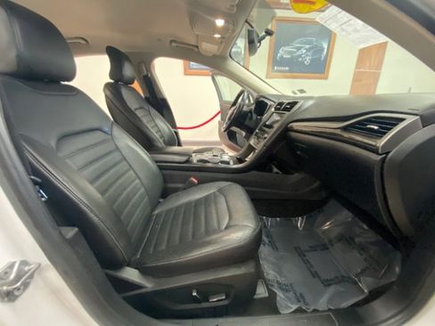 Used 2017 Ford Fusion Energi SE image 17