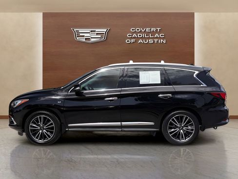 Used 2020 INFINITI QX60 Luxe w/ Sensory Package FWD image 2