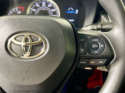 Used 2022 Toyota Corolla LE FWD image 18
