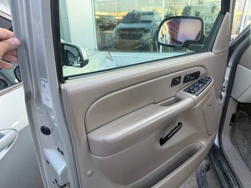 Used 2006 Chevrolet Suburban Z71 w/ Z71 Preferred Equipment Group AWD/4WD image 8