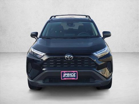 Used 2025 Toyota RAV4 LE AWD/4WD image 2