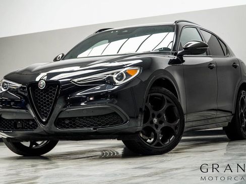 Used 2023 Alfa Romeo Stelvio Estrema image 1