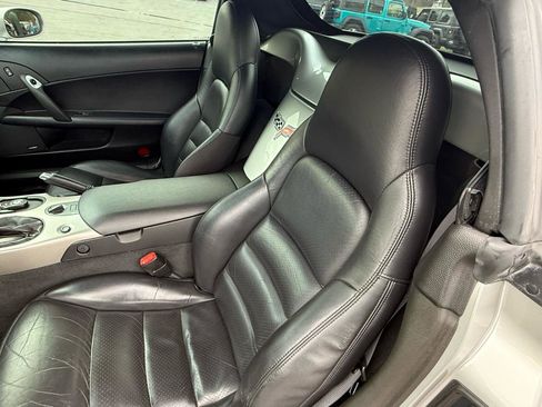 Used 2005 Chevrolet Corvette Convertible w/ Preferred Equipment Group image 15