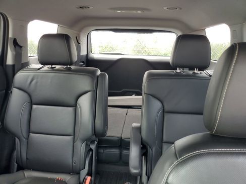 Used 2022 GMC Acadia SLT w/ Preferred Package image 24