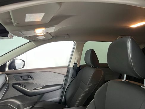 Used 2023 Nissan Rogue S image 21