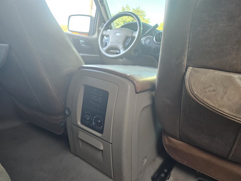 Used 2006 Ford Expedition King Ranch AWD/4WD image 19