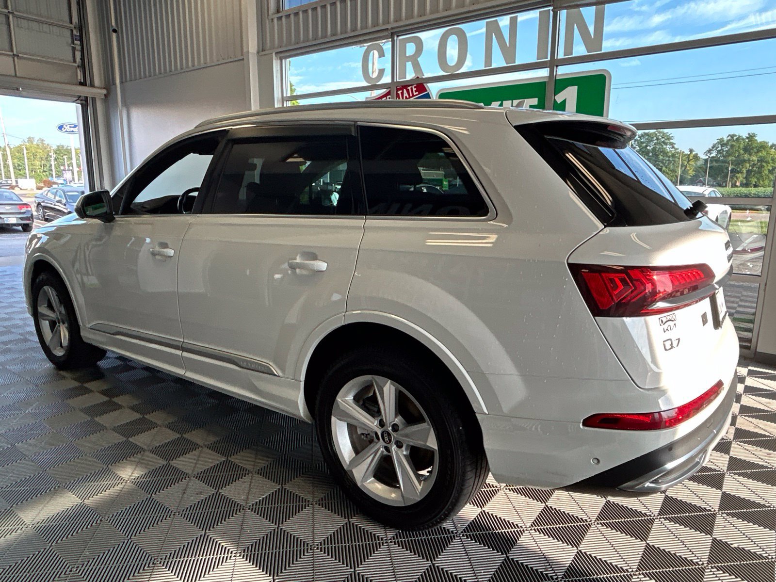 Used 2021 Audi Q7 3.0T Premium AWD/4WD image 4