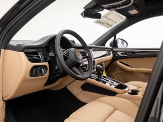 Certified 2025 Porsche Macan video 4