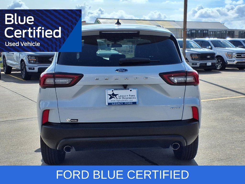 Certified 2025 Ford Escape ST-Line Select AWD/4WD image 5