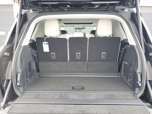 New 2025 Lincoln Navigator Reserve image 32