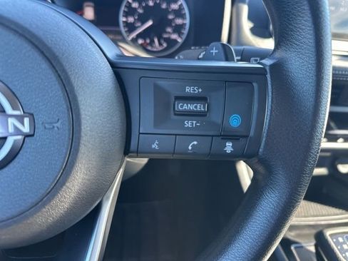Used 2024 Nissan Rogue SV image 22
