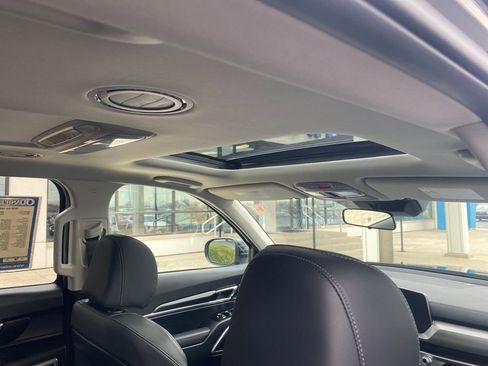 Used 2025 Kia Telluride S image 13