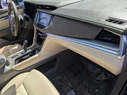 Used 2018 Cadillac XT5 Luxury image 22