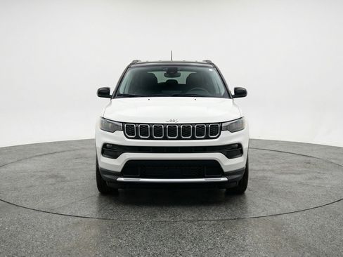 Used 2025 Jeep Compass Limited image 2