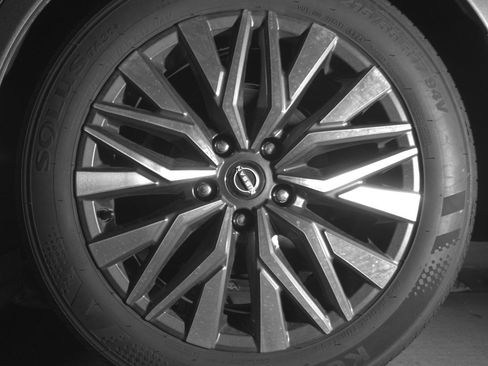 Used 2025 Nissan Altima 2.5 SV FWD image 14