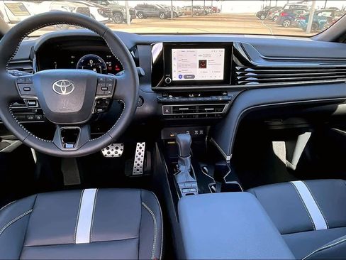 Used 2026 Toyota Camry SE image 14