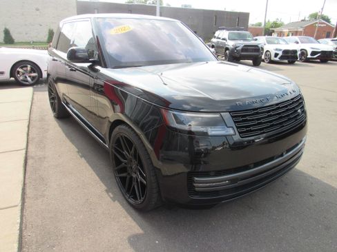 Used 2023 Land Rover Range Rover SE AWD/4WD image 4