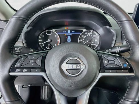 Used 2025 Nissan Altima 2.5 SL FWD image 16