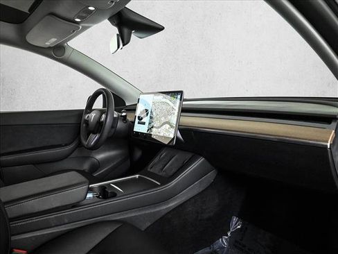 Used 2022 Tesla Model Y Performance image 24