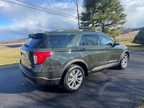 Used 2022 Ford Explorer XLT w/ Equipment Group 202A AWD/4WD image 8