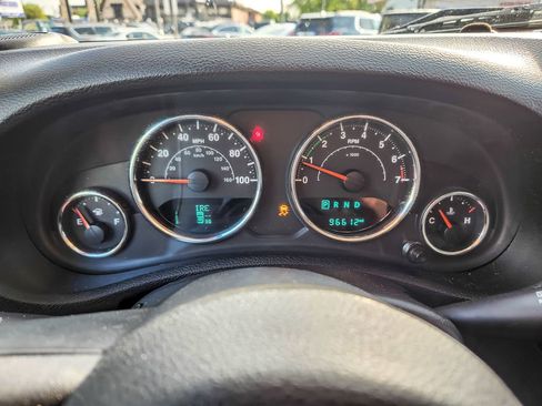 Used 2017 Jeep Wrangler Unlimited Sport w/ Quick Order Package 24S AWD/4WD image 11